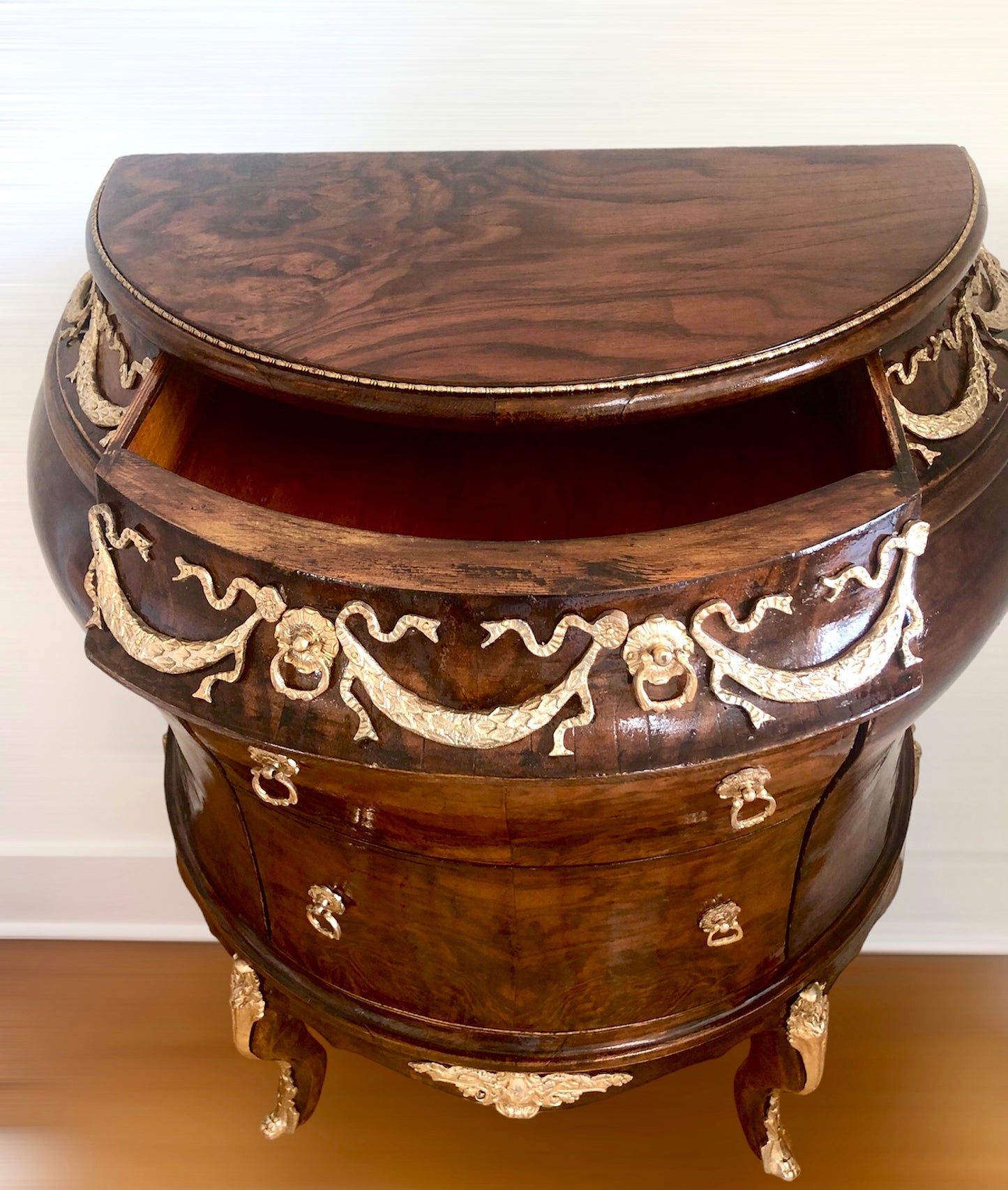 Commode, walnut