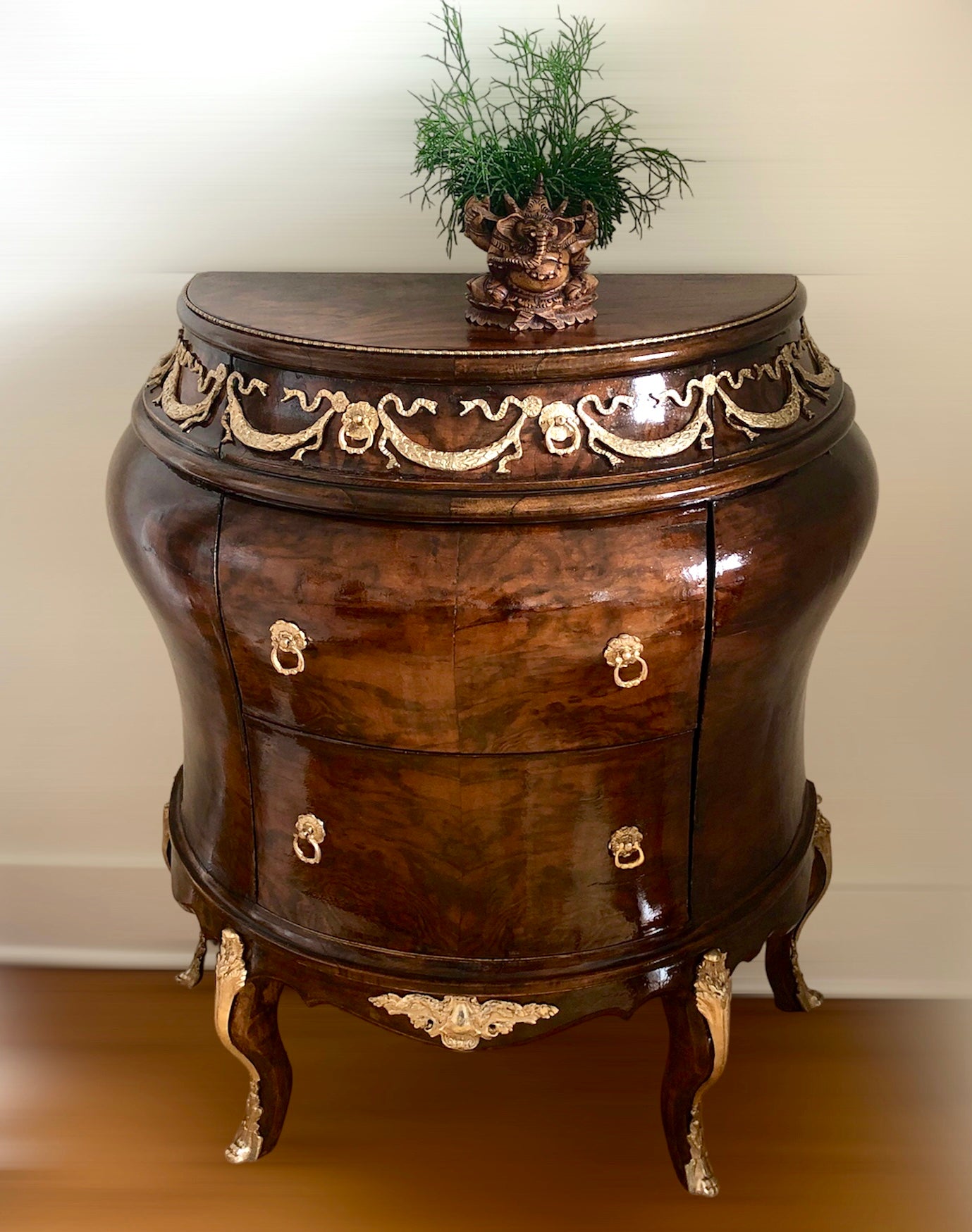 Commode, walnut