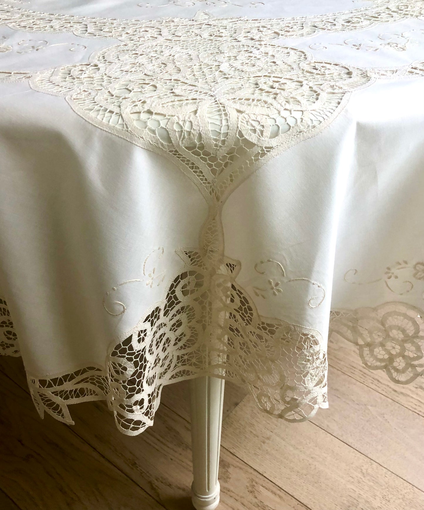 Tafelkleed/ Brugse kant