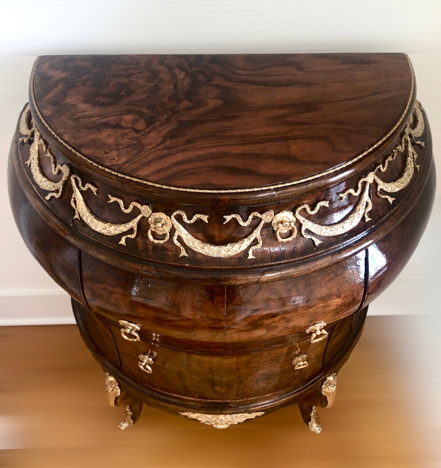 Commode, walnut
