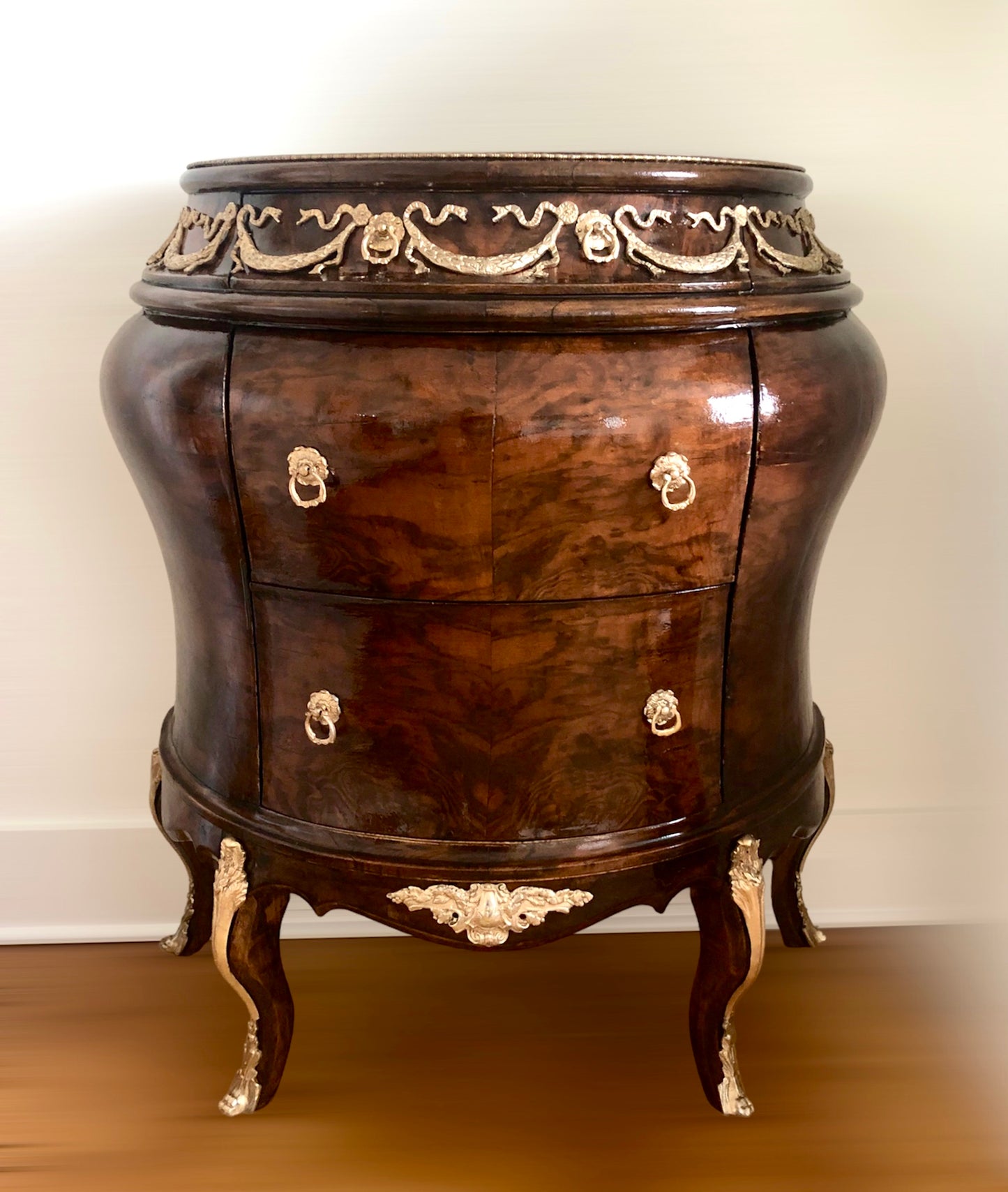 Commode, walnut