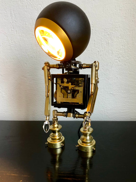 Marvin de depressieve robot lamp