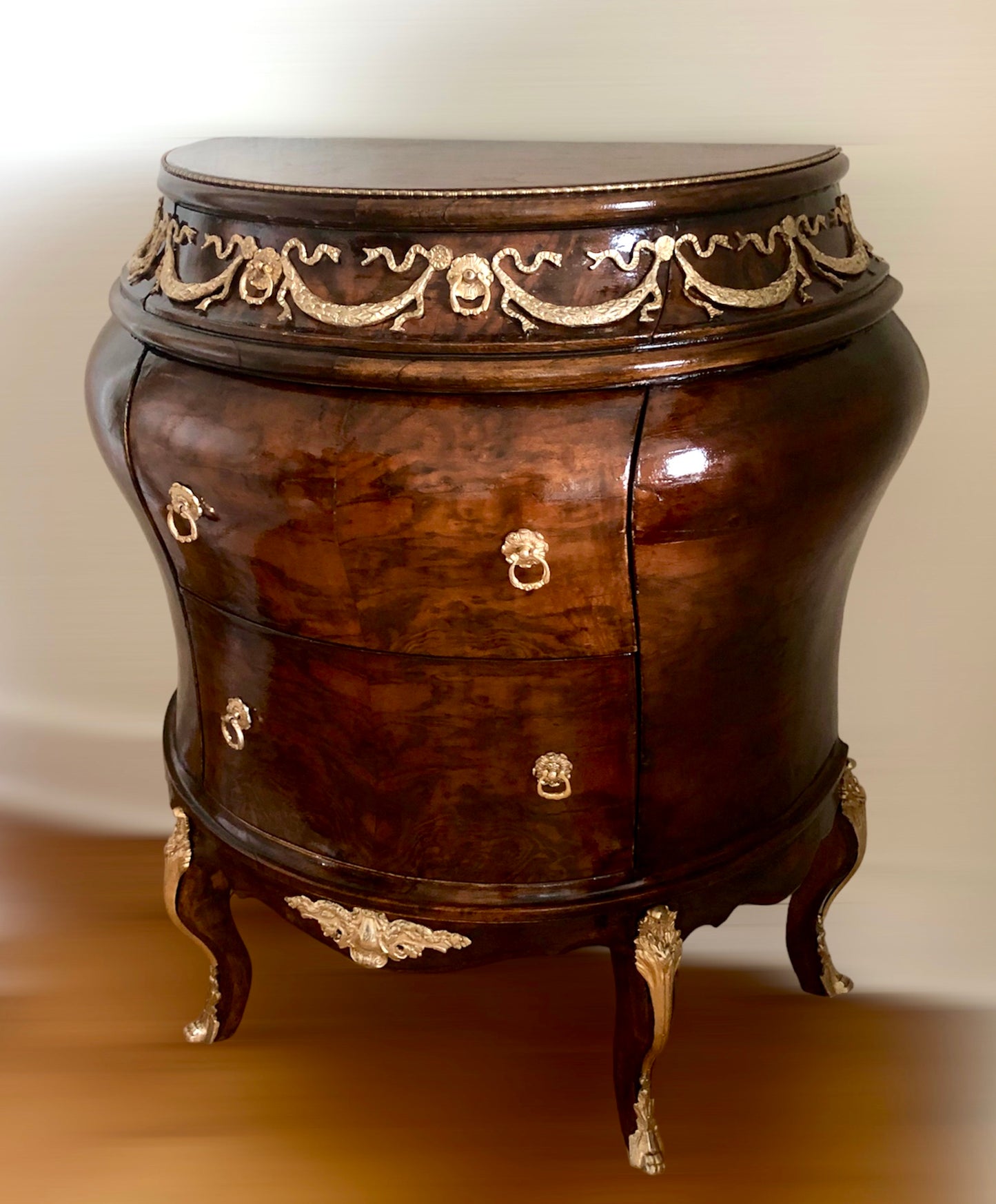 Commode, walnut