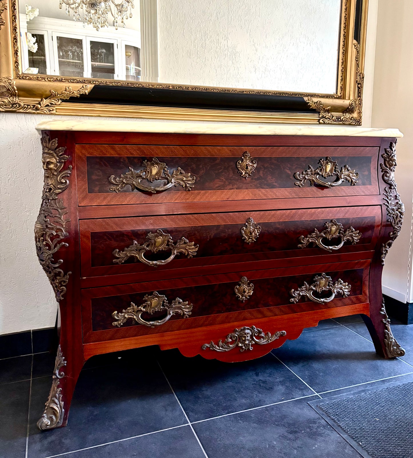 Commode
