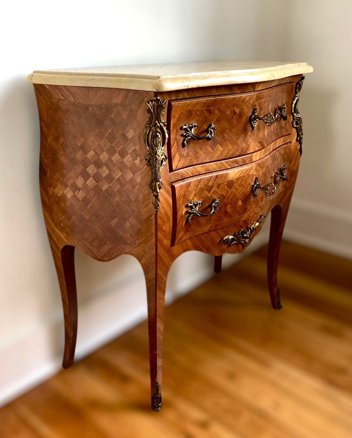 Commode, Lodewijk XV stijl