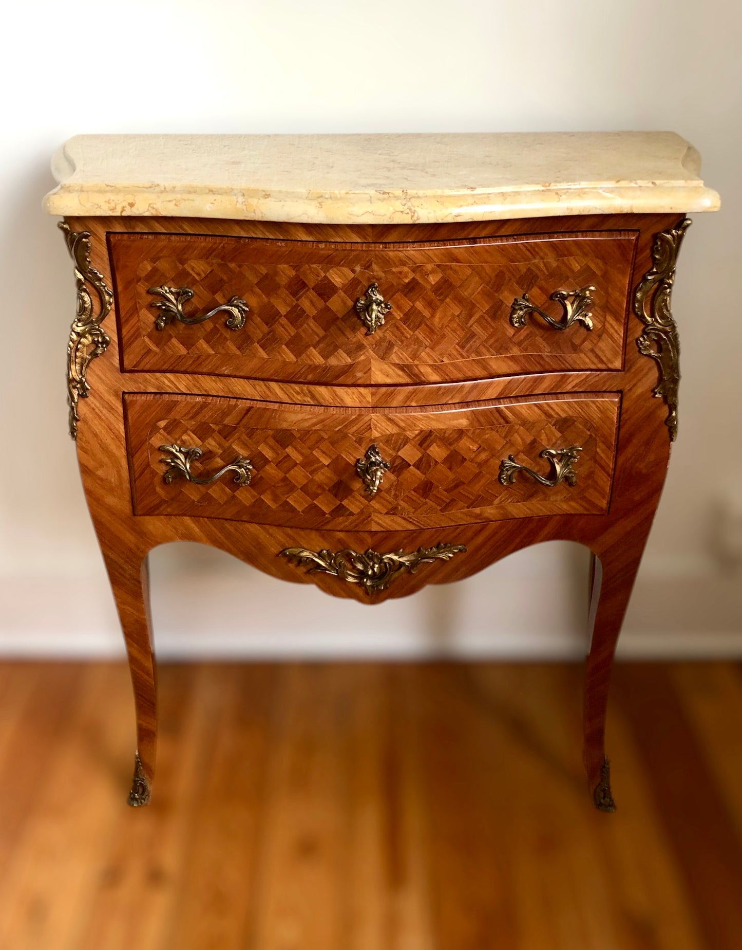 Commode, Lodewijk XV stijl
