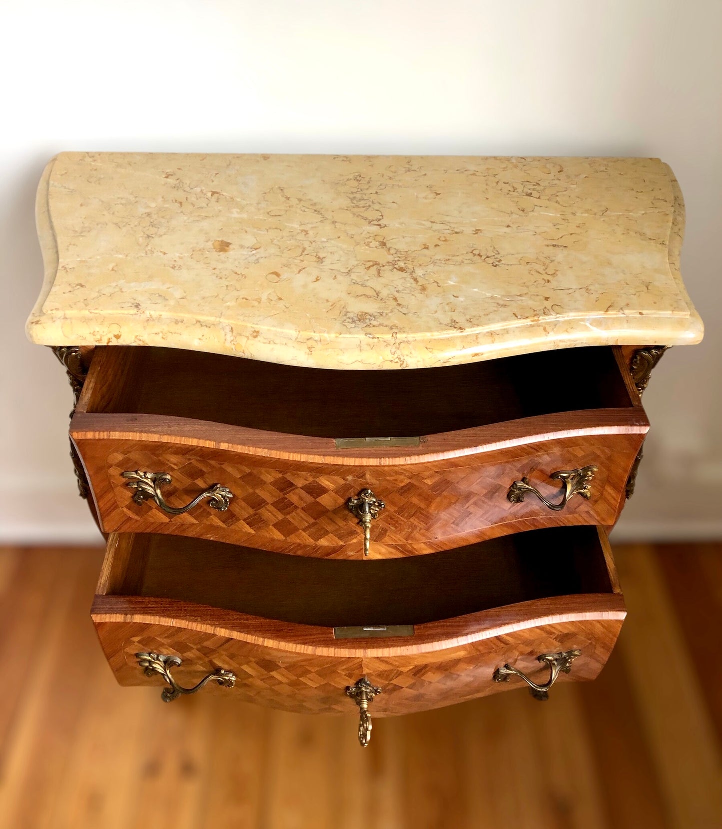 Commode, Lodewijk XV stijl