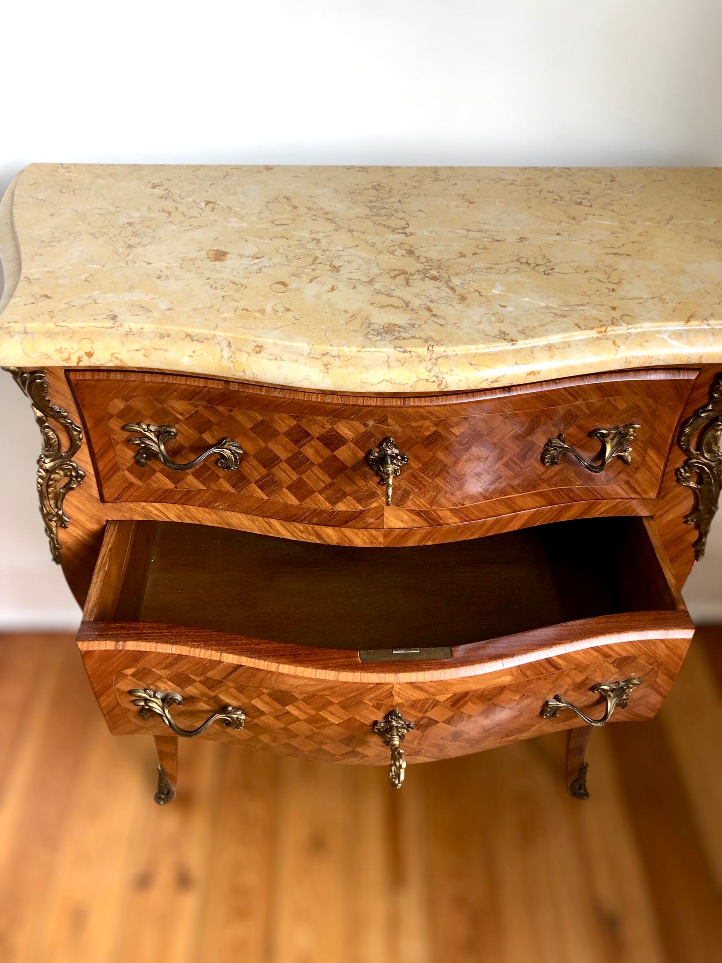 Commode, Lodewijk XV stijl